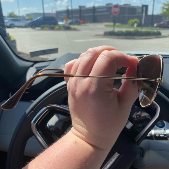 Ray-Ban Aviator Sunglasses - Picture 2 of 4